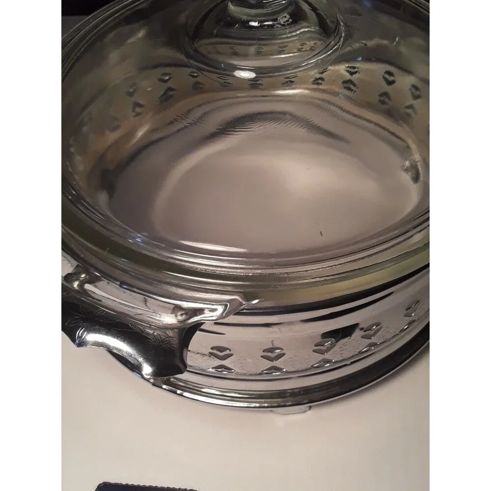 VINTAGE FIRE KING GLASS ROUND 1 1/2 QT CASSEROLE WITH SILVER METAL MCM TRIVET